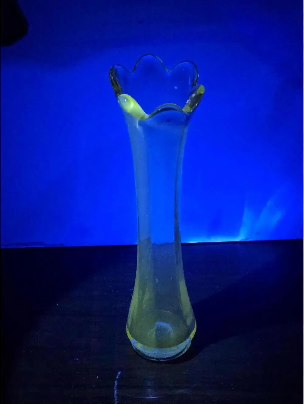 Vintage MCM Clear Swung Glass Vase, GLOWER